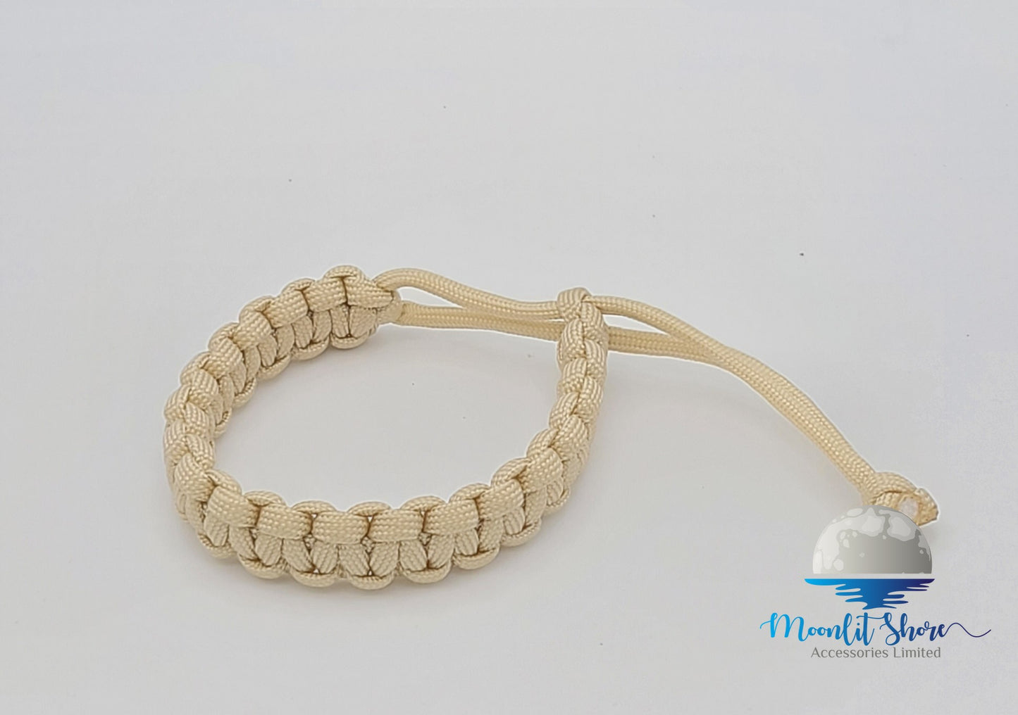 MACRAME HANDBAND