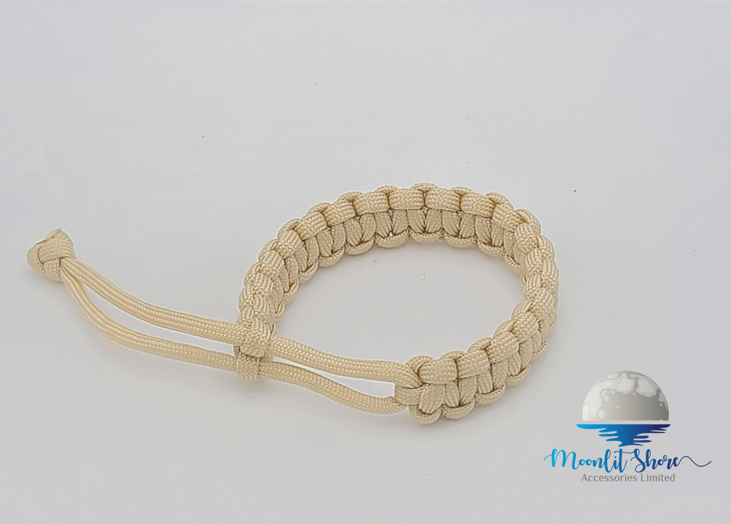 MACRAME HANDBAND