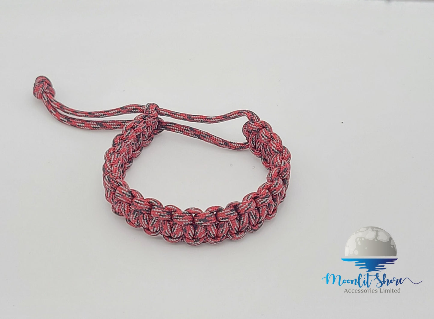 MACRAME HANDBAND